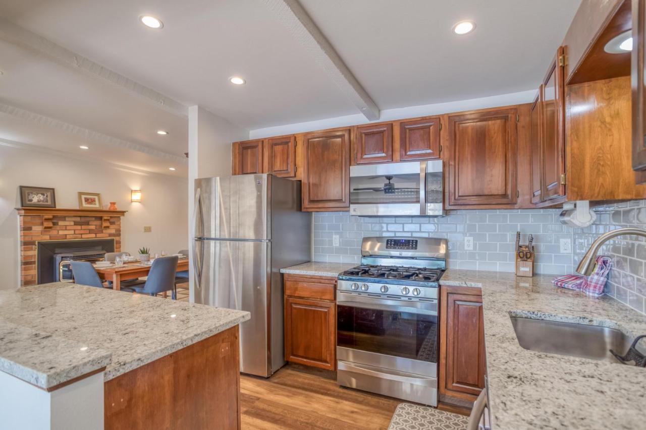 Regatta Park Lake House Lincoln City Exterior foto