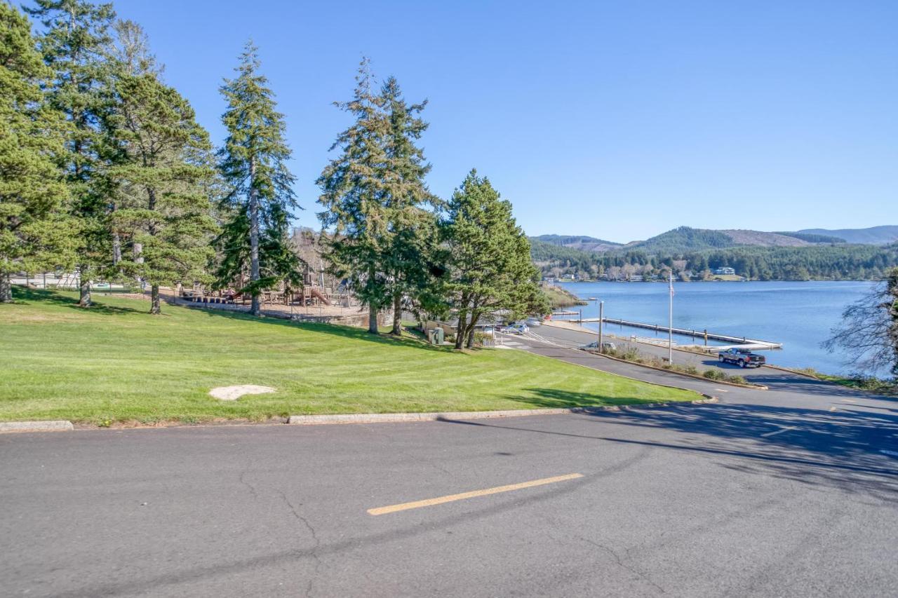 Regatta Park Lake House Lincoln City Exterior foto